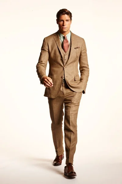 Look 16